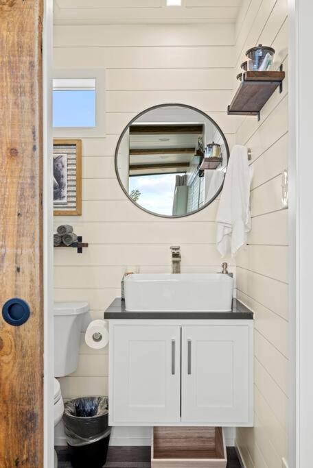 New The Perry Cozy Container Home Fredericksburg Eksteriør bilde